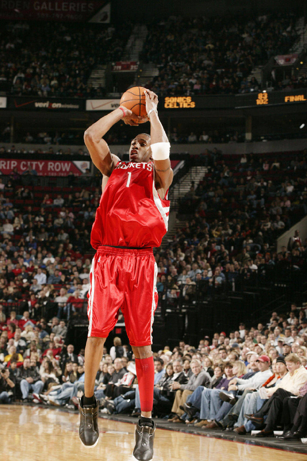 欧冠战报：奥赖利破门，哈兰德点射，曼城2-1逆转客胜皇马（欧冠焦点战：奥赖利先开纪录，哈兰德点球建功，曼城客场2-1逆转皇马）