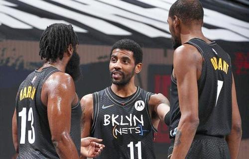 混团世界杯，孙颖莎真的好，把吉祥物送给了小妹妹，期待她的下次比赛（混团世界杯：孙颖莎暖心将吉祥物赠给小妹妹，期待她的下一场比赛）