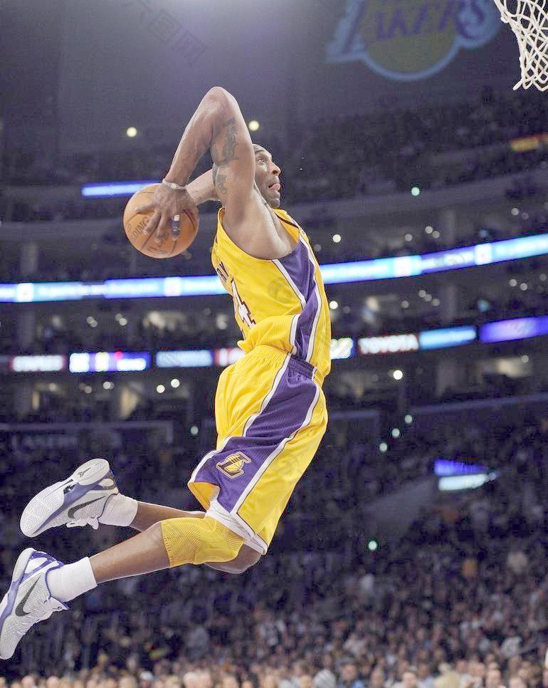 埃及足协力挺萨拉赫：你永远不会独行，你永远是最棒的（埃及足协声援萨拉赫：你永不孤行，你始终最出色）