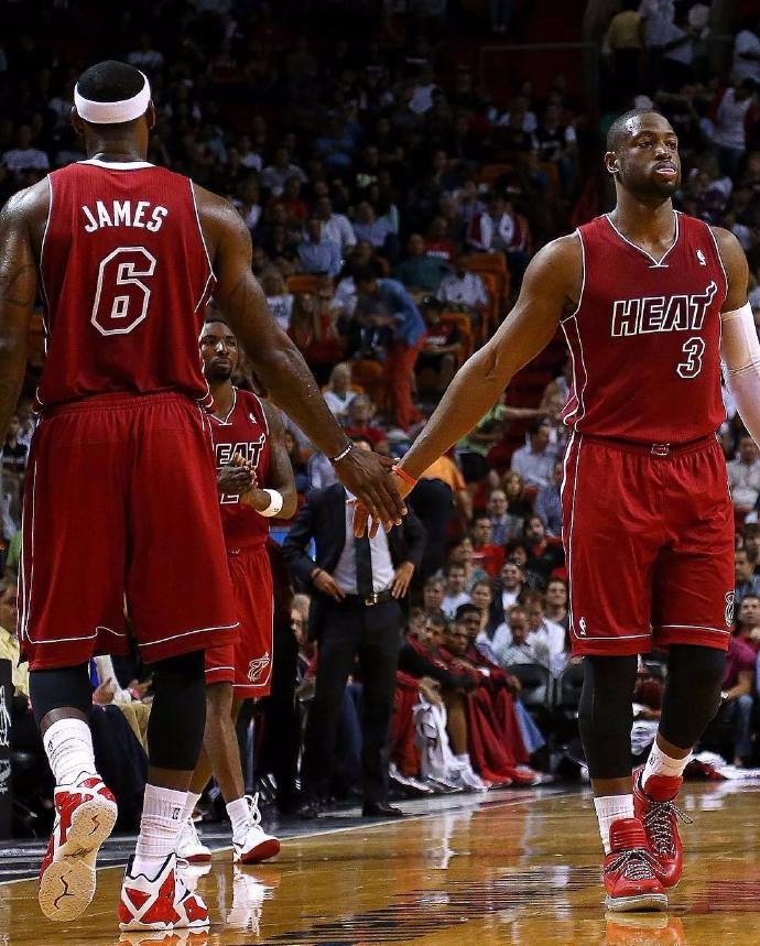 索博斯洛伊：萨拉赫是我的朋友，但这是他和俱乐部之间的事（索博斯洛伊：我和萨拉赫是朋友，他与俱乐部的事不便置评）