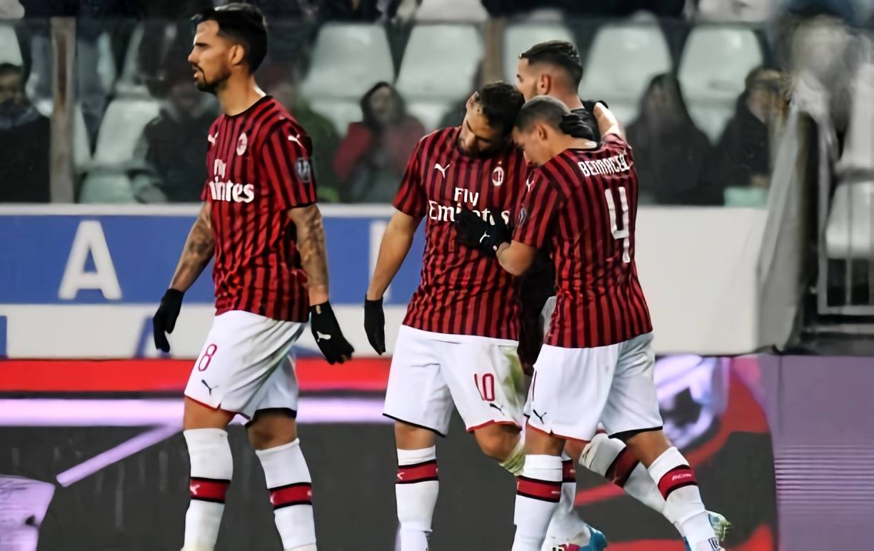 广东宏远102-69合肥！球员评分：4人满分，3人良好，1人不合格（广东宏远102比69大胜合肥：球员评分出炉，4人满分、3人良好、1人不及格）