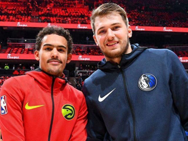 布尼达为何没首发？阿贾克斯主帅：他训练迟到了（阿贾克斯主帅解释布尼达未首发：因训练迟到）