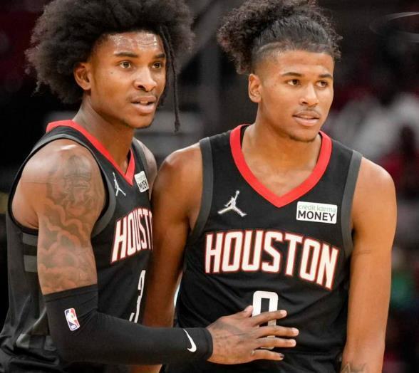 亚历山大15中11轰28分8助，连续96场20+得分（亚历山大15投11中轰28分8助，已连续96场20+）