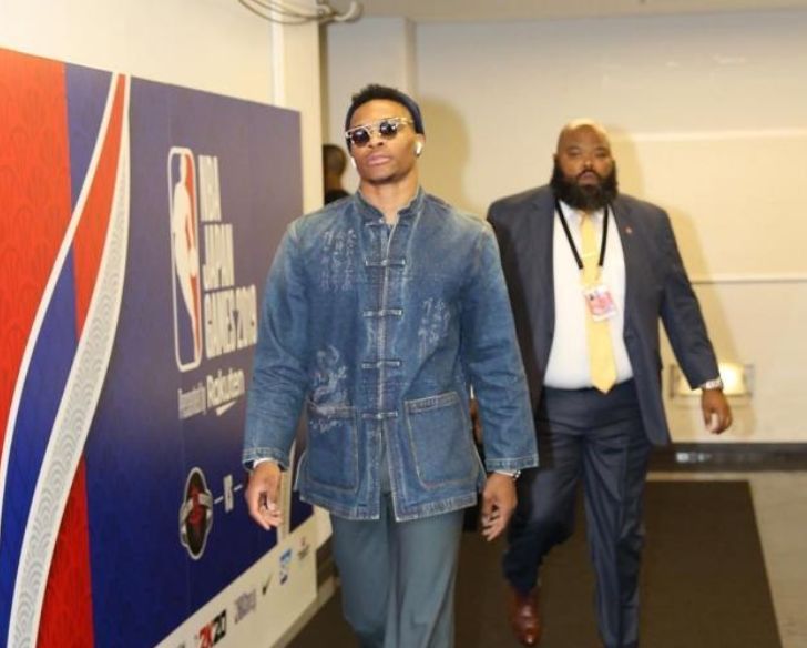 足球报：韩鹏是否继续执教泰山将取决于俱乐部的战略（足球报：韩鹏能否继续执掌泰山取决于俱乐部战略）