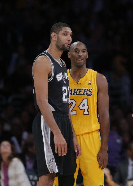 足坛年终大战即时排名：姆巴佩榜首，萨拉赫、托纳利暂32强之外（年终足坛决战实时榜：姆巴佩领跑，萨拉赫与托纳利暂未跻身32强）