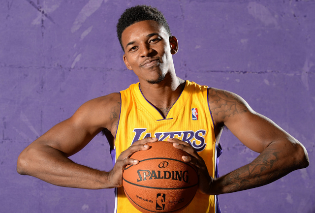 海港客战柔佛：维塔尔、亚历斯祖首发，陈威、张琳芃出战（海港客场挑战柔佛：维塔尔、亚历斯祖入列首发，陈威、张琳芃登场）