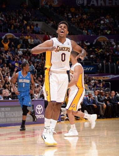 埃梅里：对阵现在的曼联会非常困难，冬窗会尝试进行补强（埃梅里：面对如今的曼联难度很大，冬窗将寻求补强）