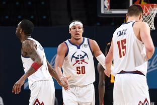 弗拉格两兄弟携手出席活动，场面温馨感人（弗拉格兄弟合体亮相活动，现场暖心动人）