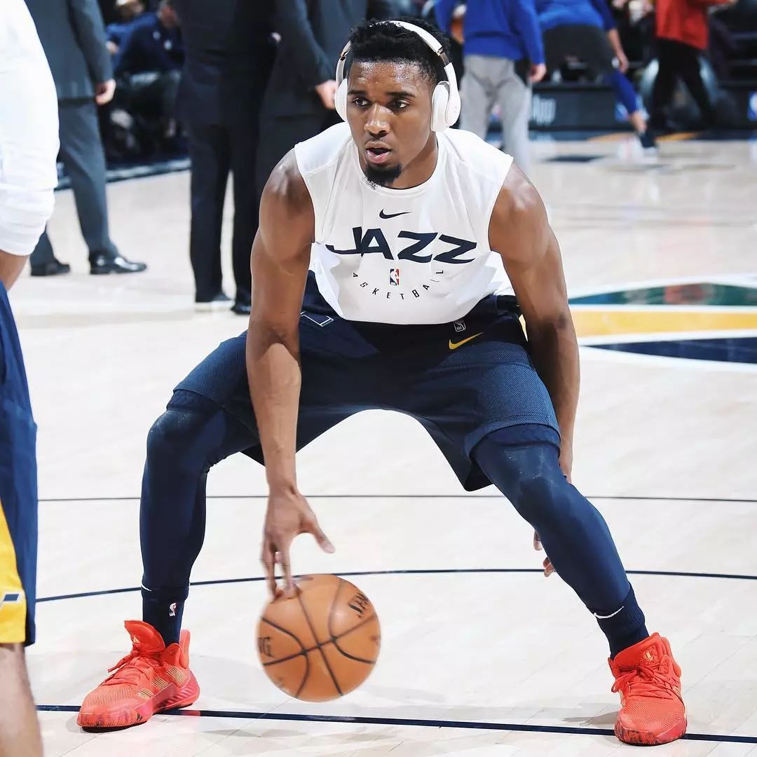 亚冠前瞻：海港PK首尔盼摆脱垫底 国安迎出线生死战（亚冠看点：海港对决首尔求翻身，国安生死一战争出线）